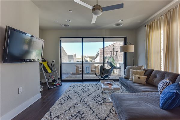Vineyard Townhome (1/7/2020 - Credits: Robert Kies Photography)