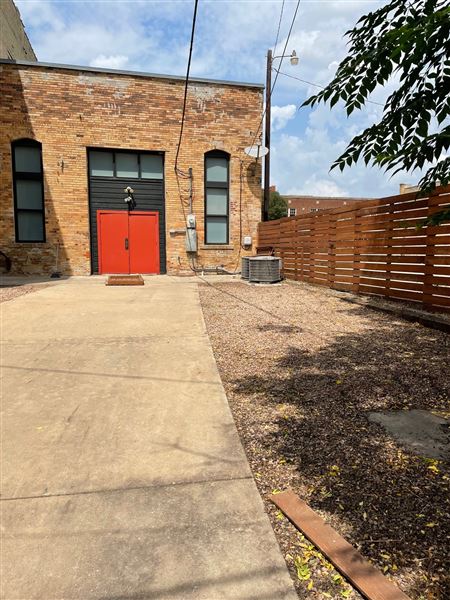 Vacant Taylor Storefront (9/23/2021)