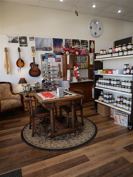 Kilgore Mercantile & Music (11/12/2021)