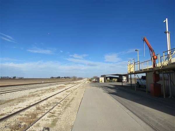 Top Tier Grain & Feed (1/21/2022 - Credits: Jane Jeschke)