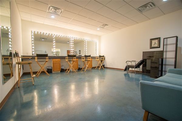 Spiderwood Studios 969 - Soundstages - Building B - Offices / Dining (6/30/2023 - Credits: Studio Owner)