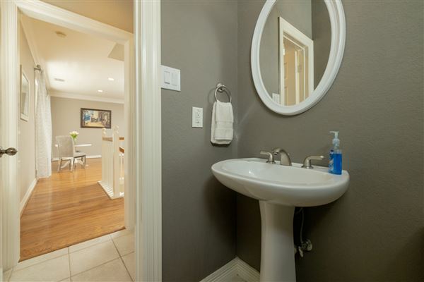 Evergreen Townhome (9/1/2023 - Credits: Red One Management)