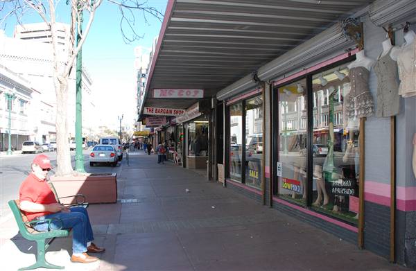 El Paso Downtown - San Antonio Avenue (2/25/2011)