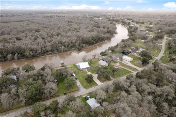 San Bernard River House (8/10/2024 - Credits: 4765 CR 747A)