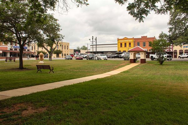 Floresville (4/22/2025 - Credits: Erik McCowan)