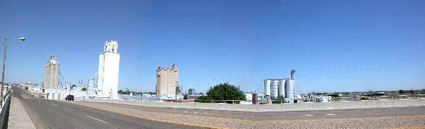 Plainview Grain Elevators (5/5/2004)