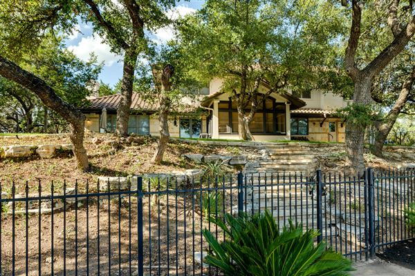 Moonlight Bay House (3/27/2026 - Credits: submitted by: Chris Rajiah)