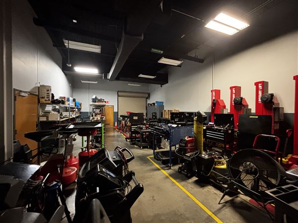 Dallas College - Cedar Valley Campus - HVAC and Automotive Building (10/6/2025 - Credits: Alex Payne)