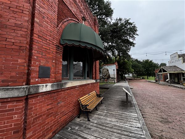 Old City Park - Bank (10/9/2025 - Credits: Austin Flores)