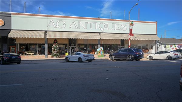 The Heights - 19th Street Retail District (12/2/2025 - Credits: Houston Film Commission)