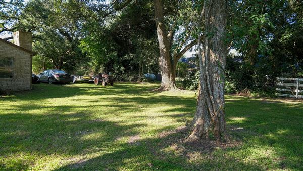 The Oaks of Anahuac (9/12/2025 - Credits: Houston Film Commission)