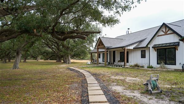 The Oaks of Anahuac (9/12/2025 - Credits: Houston Film Commission)