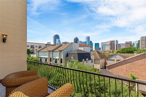 Worthington Condo
