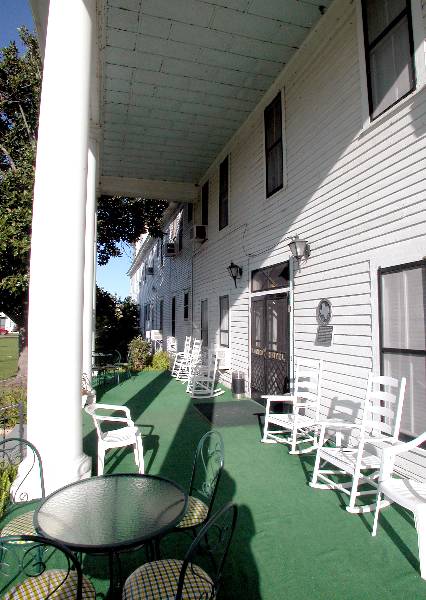 Luther Hotel (3/8/2005)