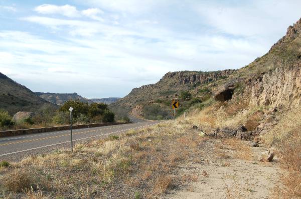 Hwy 118 South of Fort Davis (11/23/2005)