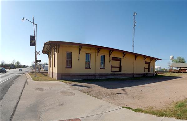 Rural Texas Toursim Center and Depot (3/25/2013)