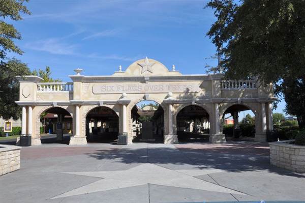 Six Flags Over Texas: Arlington (11/11/2013)