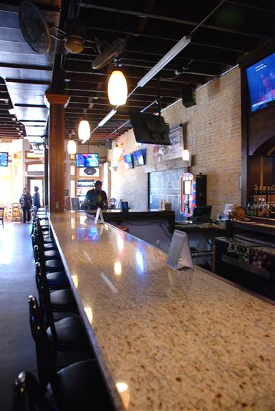 Centerfield Sports Bar & Grill (12/3/2015)