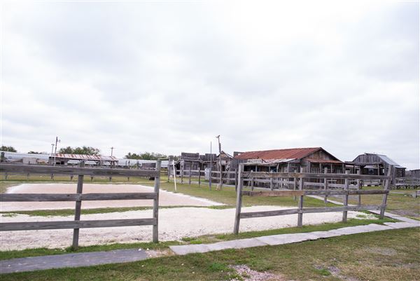 J. Lorraine Ghost Town (12/19/2017)