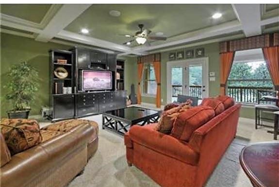 Jolson House (8/20/2017 - Credits: Realtor photos)