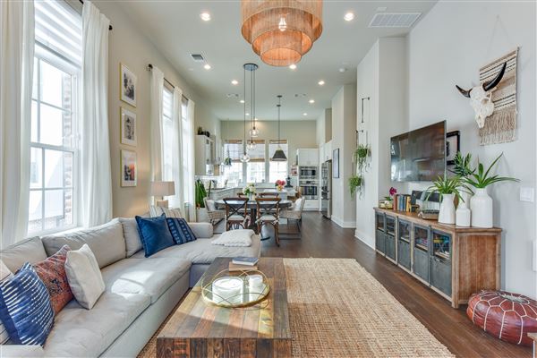 Vineyard Townhome (1/7/2020 - Credits: Robert Kies Photography)