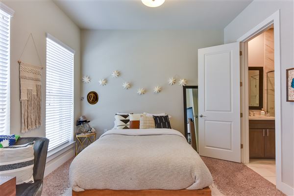 Vineyard Townhome (1/7/2020 - Credits: Robert Kies Photography)