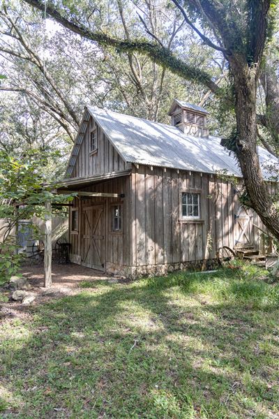 Wood Cabin at Chocolate Bayou Preserve (10/25/2021 - Credits: Visit Alvin)