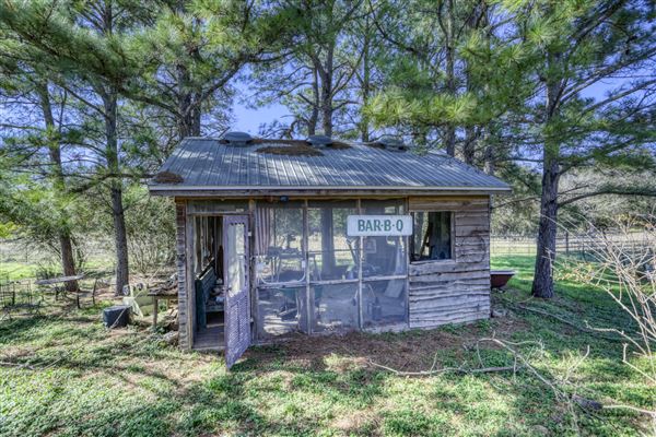 Rural Farm - Two House Property (12/1/2021 - Credits: Adam Brown)
