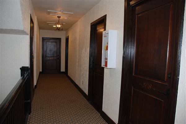 Holland Hotel (6/11/2010)