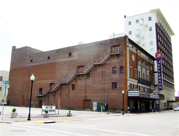 Jefferson Theatre (5/2/2009 - Credits: Patrick Feller)