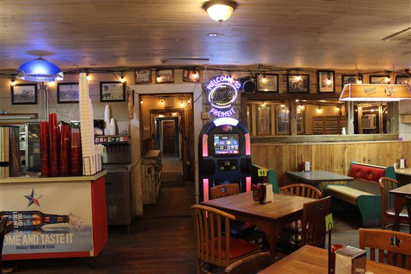 Freiheit Country Store (7/25/2023 - Credits: submitted by: Cody Reimer)
