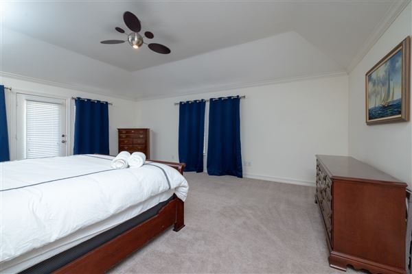 Evergreen Townhome (9/1/2023 - Credits: Red One Management)