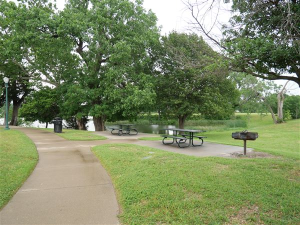 Lake Cliff Park (4/26/2024 - Credits: Alex Payne)