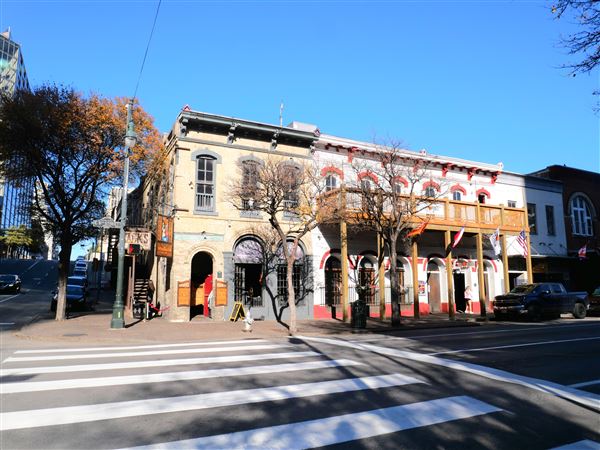 6th Street Retail District (12/20/2024 - Credits: Alex Payne)