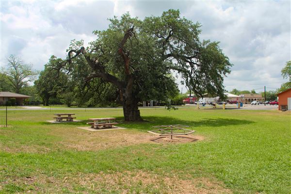 Floresville (4/22/2025 - Credits: Erik McCowan)