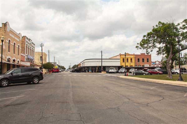 Floresville (4/22/2025 - Credits: Erik McCowan)