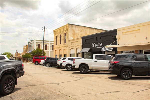 Floresville (4/22/2025 - Credits: Erik McCowan)