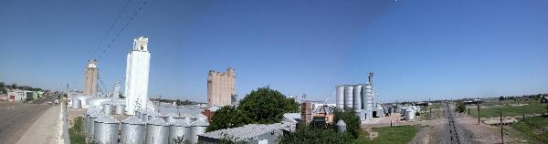 Plainview Grain Elevators (5/5/2004)