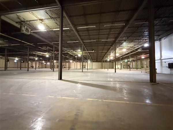 Roe Street Warehouse (12/8/2025 - Credits: Austin Flores)