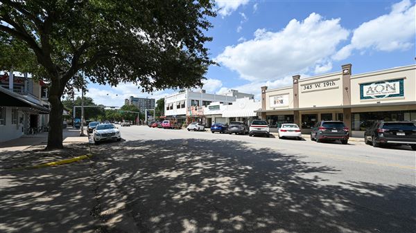The Heights - 19th Street Retail District (12/2/2025 - Credits: Houston Film Commission)