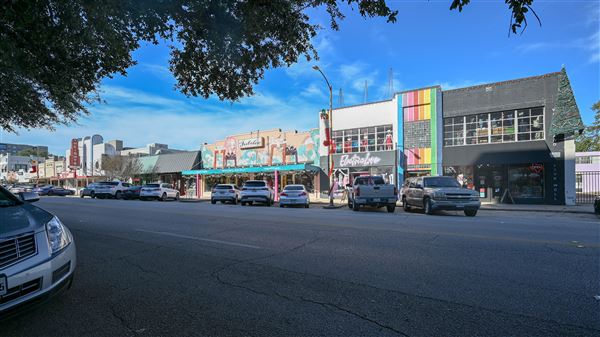 The Heights - 19th Street Retail District (12/2/2025 - Credits: Houston Film Commission)