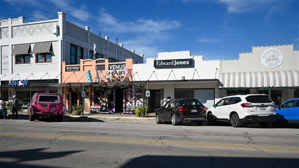 The Heights - 19th Street Retail District (12/2/2025 - Credits: Houston Film Commission)