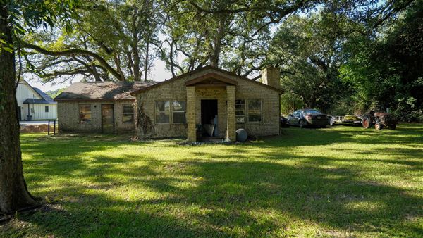 The Oaks of Anahuac (9/12/2025 - Credits: Houston Film Commission)