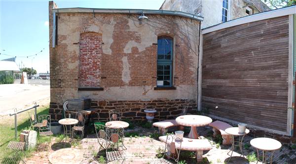 Lowbrows Beer and Wine Garden (5/15/2012)