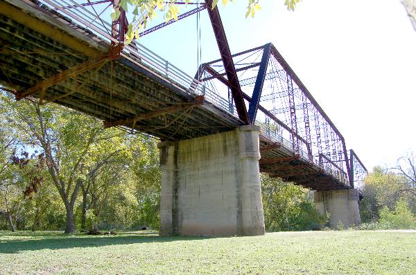 Richard Moya Park - Walk Bridge (11/13/2006)