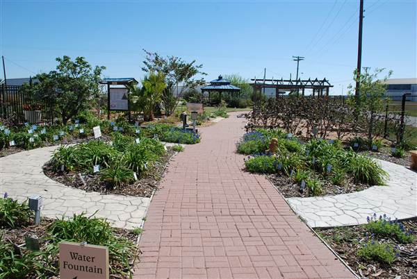 Victoria Educational Gardens (4/4/2013)