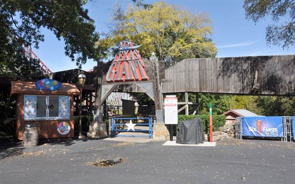 Six Flags Over Texas: Arlington (11/11/2013)