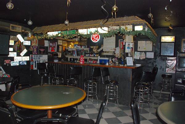 Charlie's Bar (5/8/2014)