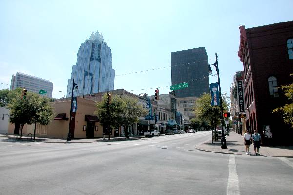 6th Street Retail District (7/19/2004)