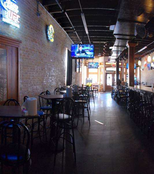Centerfield Sports Bar & Grill (12/3/2015)